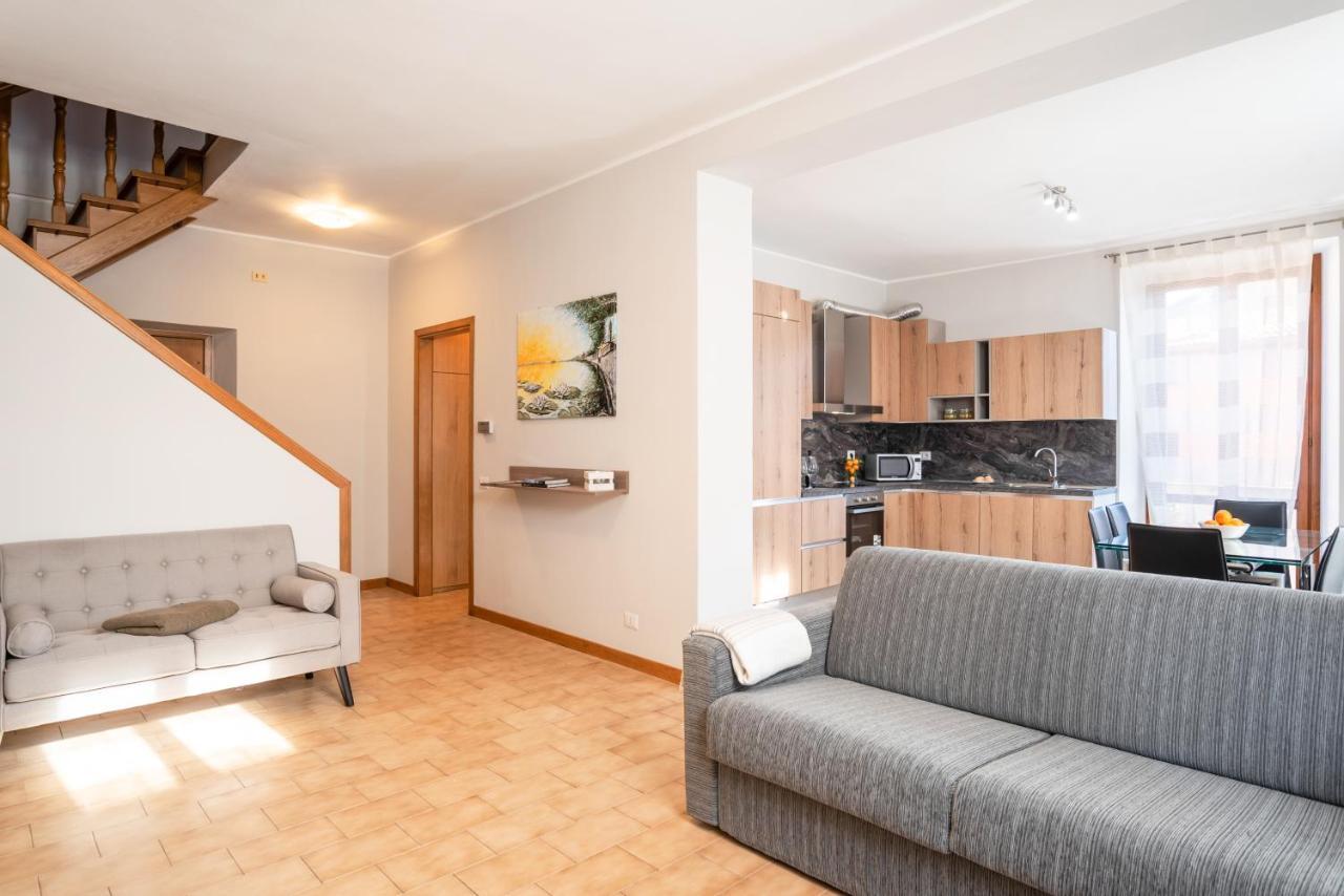 Le Tre Ninfee Di Pusiano! Free Parking Apartment Bagian luar foto