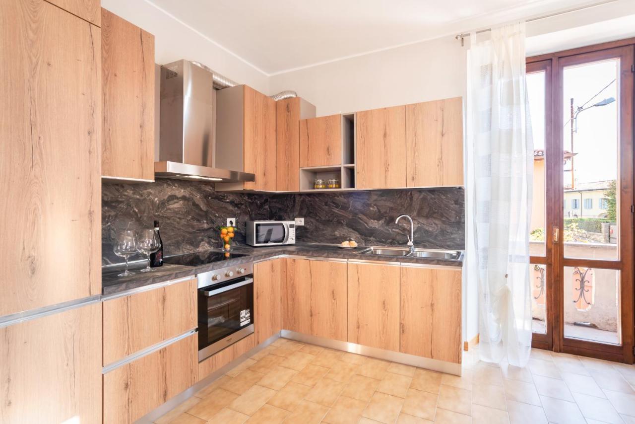 Le Tre Ninfee Di Pusiano! Free Parking Apartment Bagian luar foto