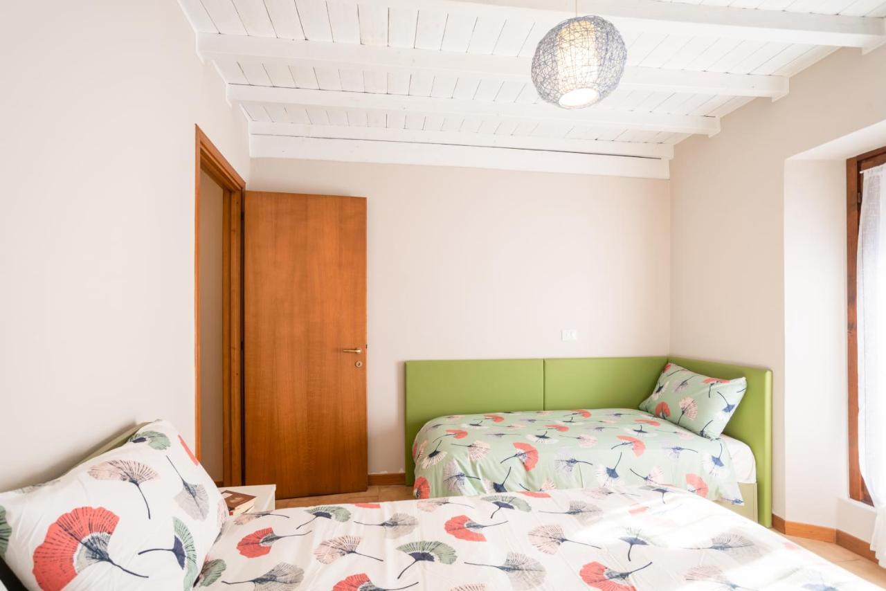 Le Tre Ninfee Di Pusiano! Free Parking Apartment Bagian luar foto
