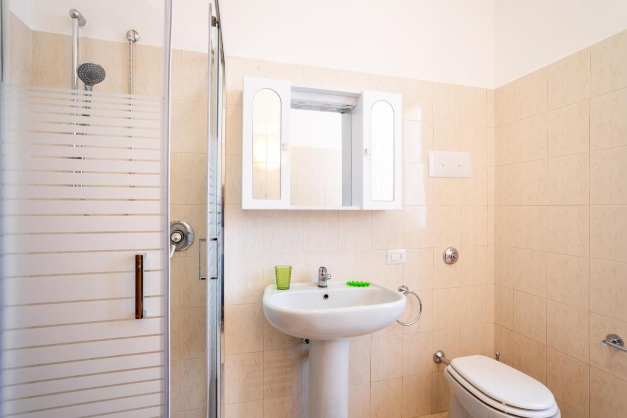 Le Tre Ninfee Di Pusiano! Free Parking Apartment Bagian luar foto