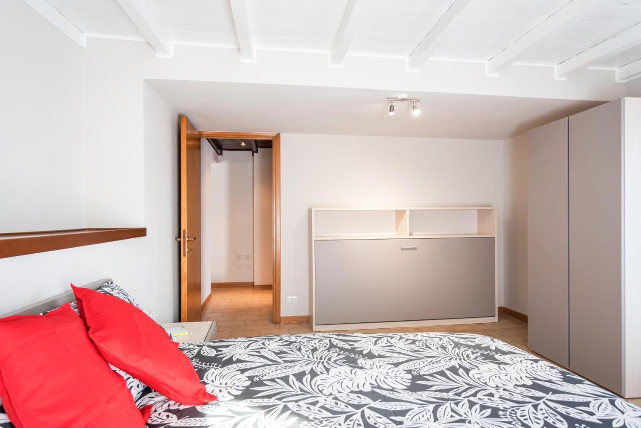 Le Tre Ninfee Di Pusiano! Free Parking Apartment Bagian luar foto